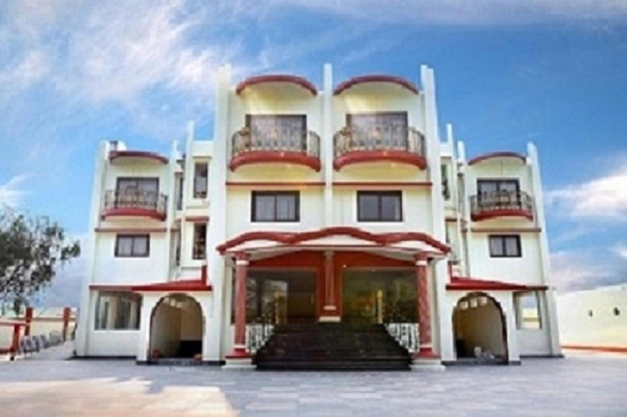 Aquatica Hotel & Resort Kolkata Exterior photo